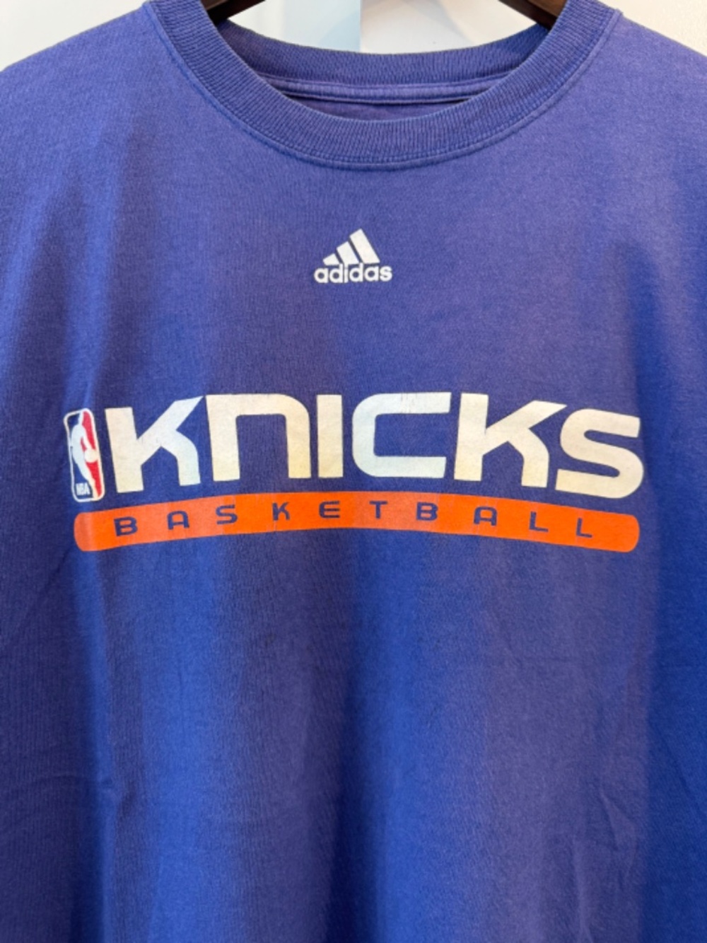 Adidas New York Knicks NBA NYC Basketball Carmelo Era T-Shirt - Picture 2 of 6